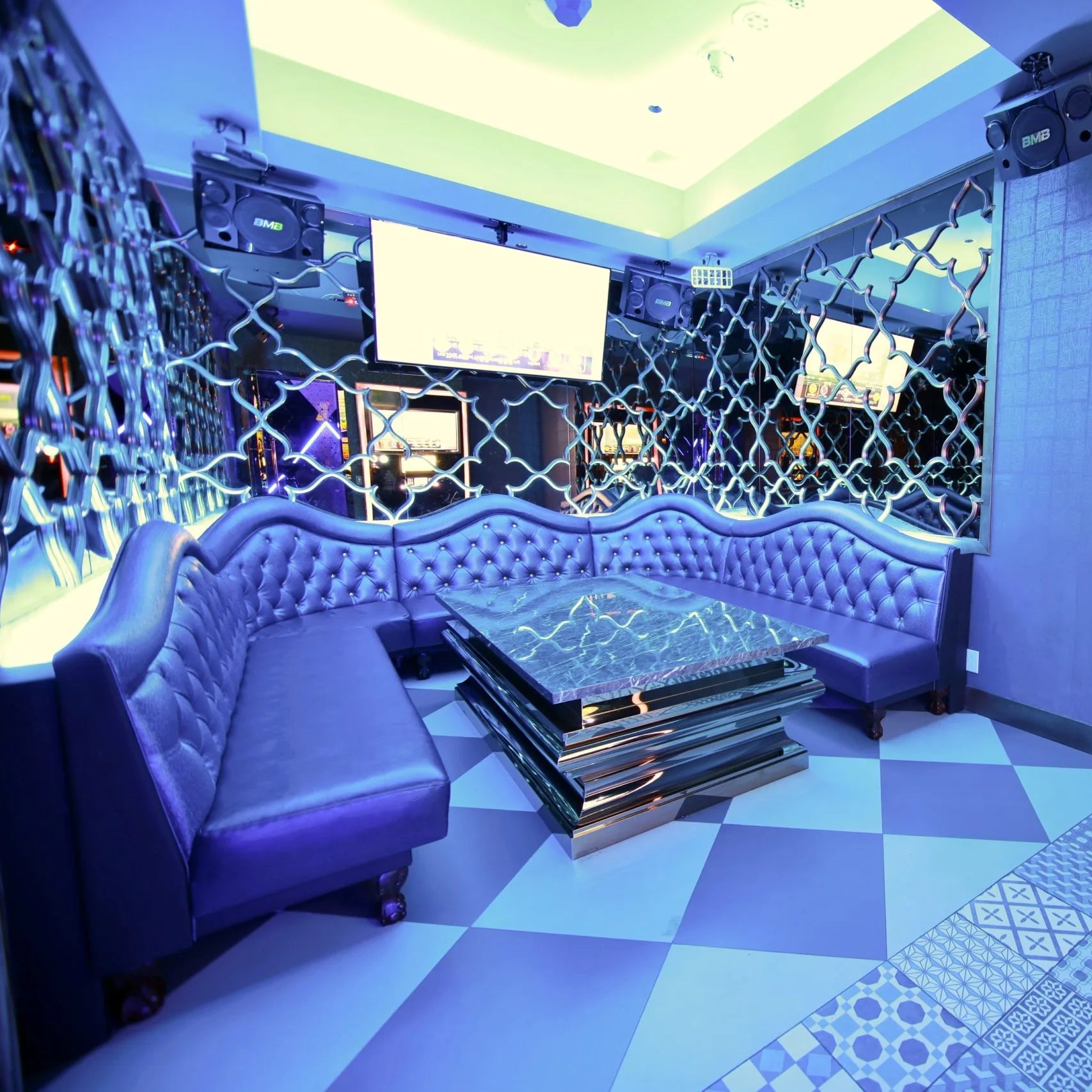 Reserve 11-15 Guest Large Karaoke Suite (Deposit) – KAMU Karaoke Booking